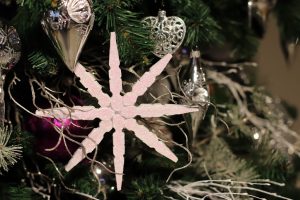 Copos de Nieve DIY Con Pinzas