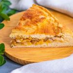 trozo de empanada de col repollo