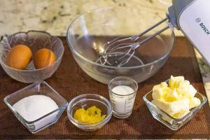 mezclar ingredientes bocaditos de limon