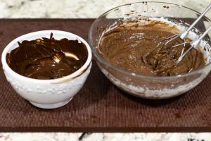 pastel con calabacin mezclar chocolate y ricotta